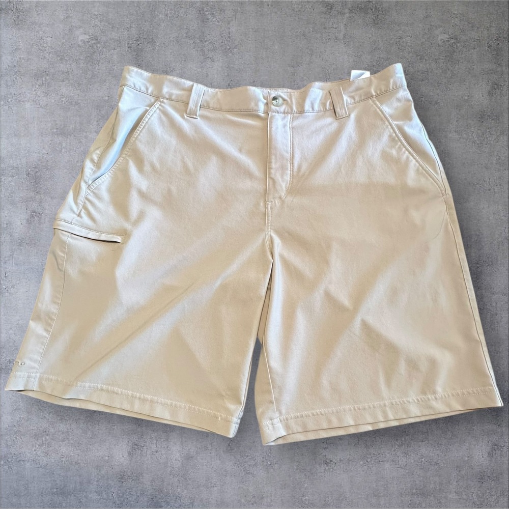 Columbia PFG Shorts‎ Mens 38x10" Chino Flat Front Khaki Wicking Zip Pocket Logo